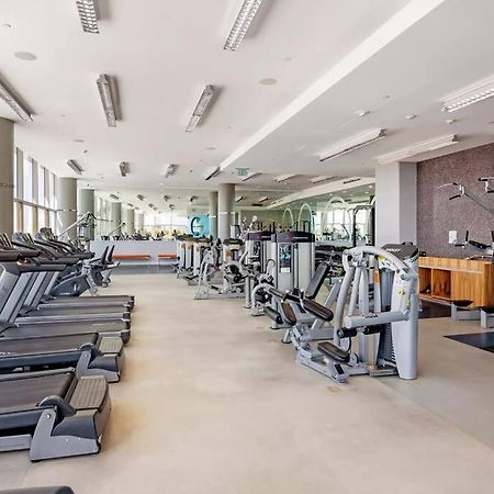 Lovely Upscale High Rise Private Parking & Pool Apartment Los Angeles Exterior photo